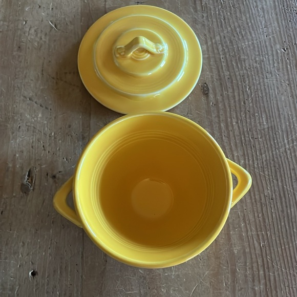 Vintage Fiesta Ware Yellow Sugar Bowl - Picture 3 of 10